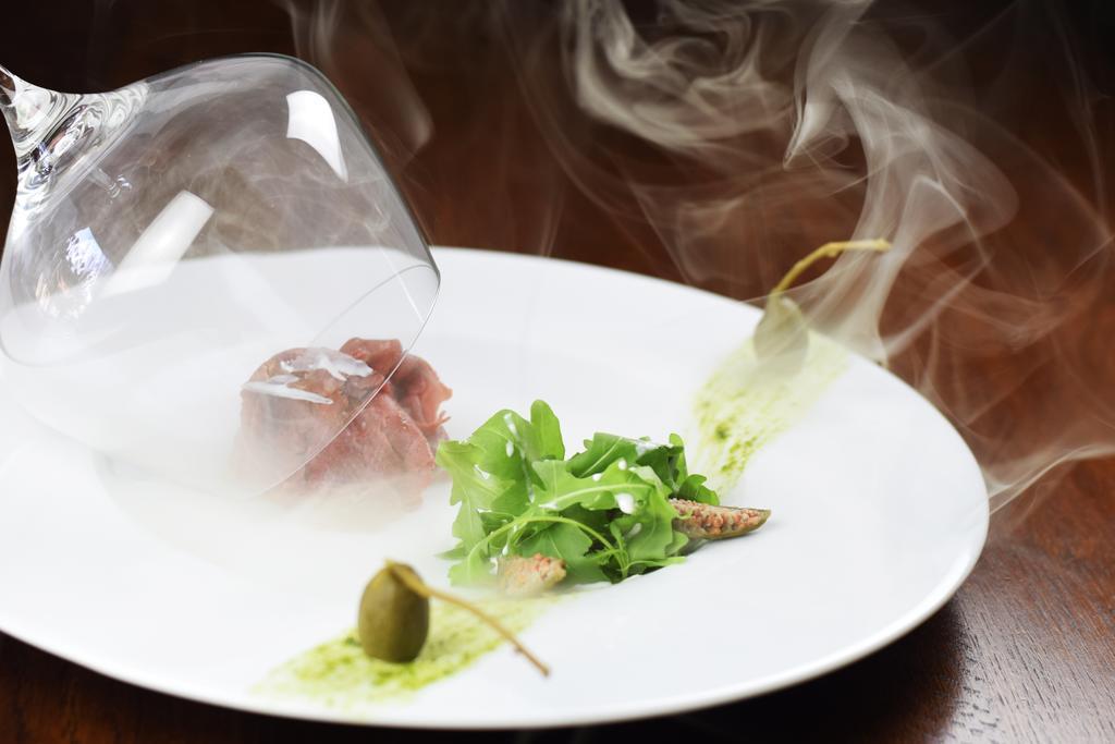 Barock Restaurant & Pension Топольчани Экстерьер фото