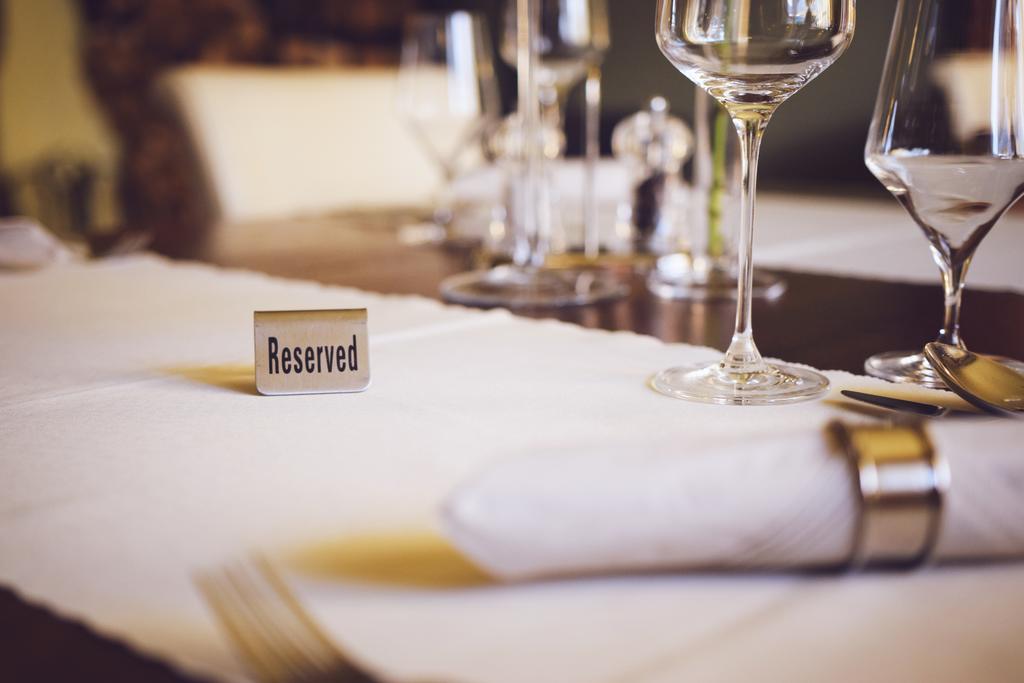 Barock Restaurant & Pension Топольчани Экстерьер фото